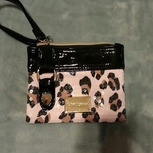 NWOT Betsey Johnson wristlet/wallet