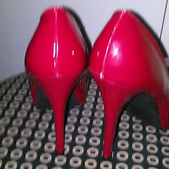 sexy Red heels - Picture 3 of 3