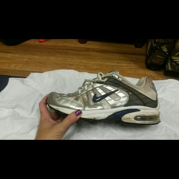 Nike running shoes - Picture 3 of 4