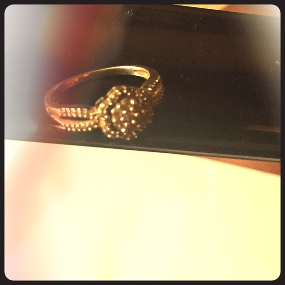 10k White Gold Diamond Ring