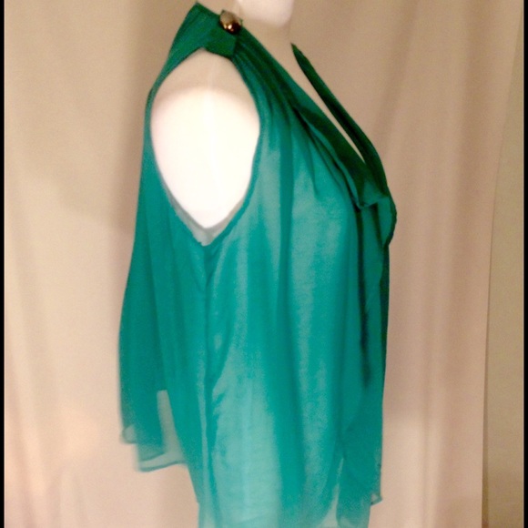 Lovely Sheer Green Flowy POETRY Shirt - Picture 3 of 4