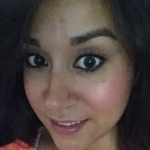 Meet your Posher, Gloria