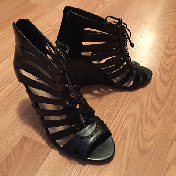 Black Wedges NWT