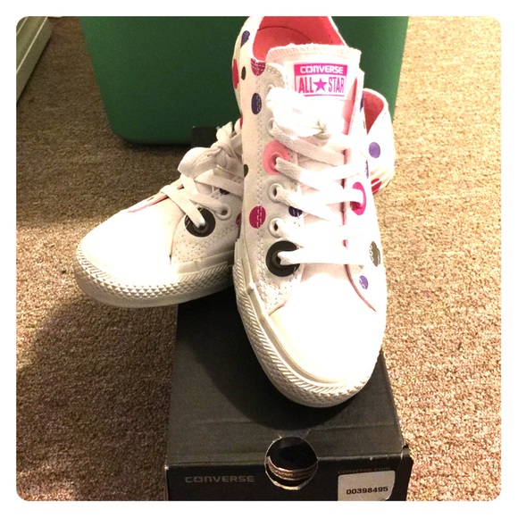 Polka dot converse
