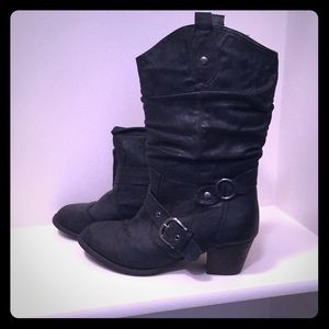 Black scrappy boots