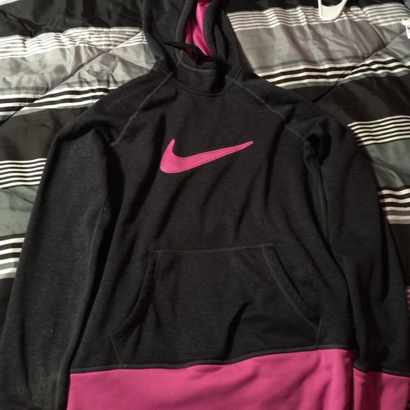Nike therma fit hoodie