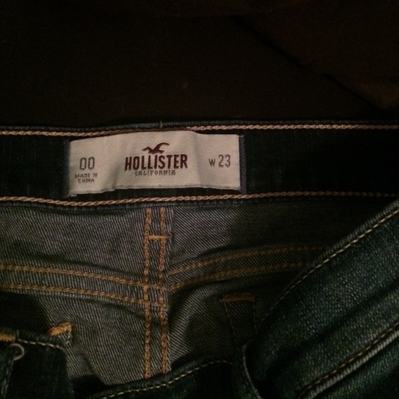 Double zero Hollister shorts.