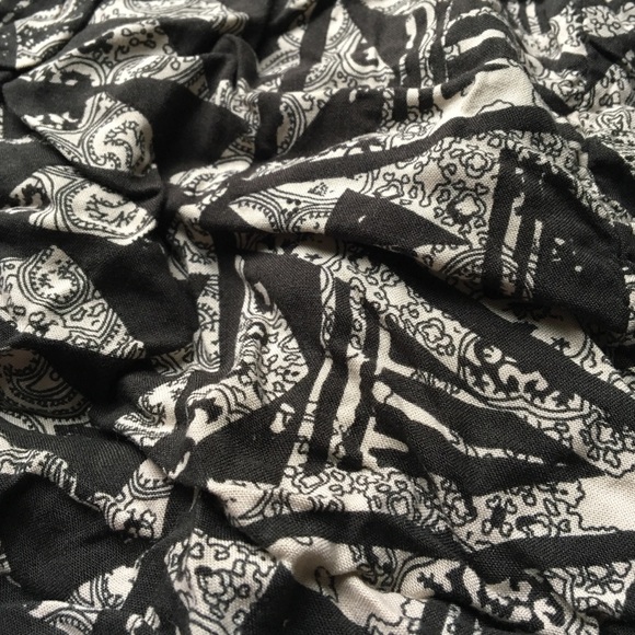 Patterned Shorts - Picture 2 of 3