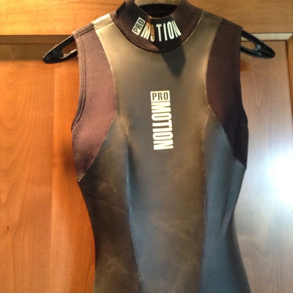 Sleeveless Wet Suit
