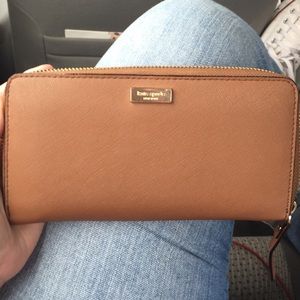 Tan Kate spade zippered wallet