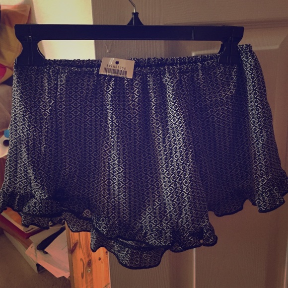 New brandy Melville flowy shorts