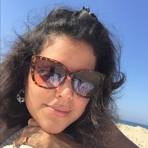Meet your Posher, Maria