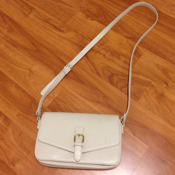 ❗️SOLD❗️Cute crossbody bag - Picture 1 of 3