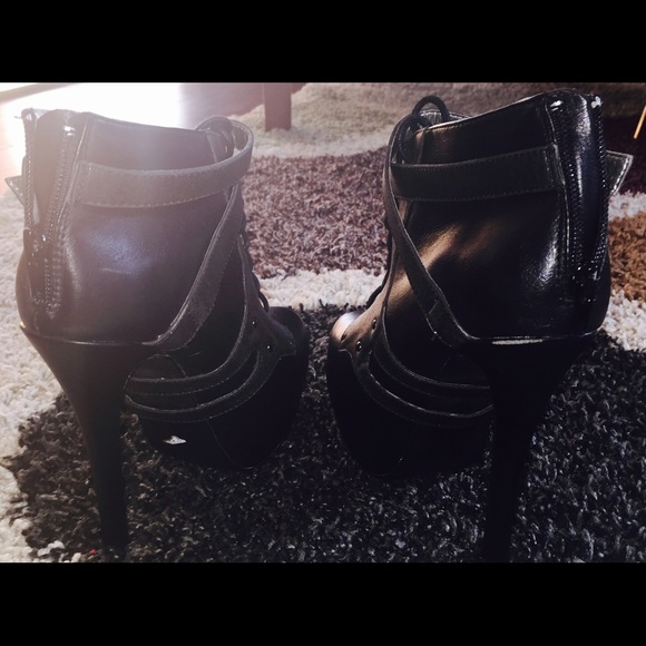 Shi by Journeys ...Night Out Black Bootie - Picture 4 of 4