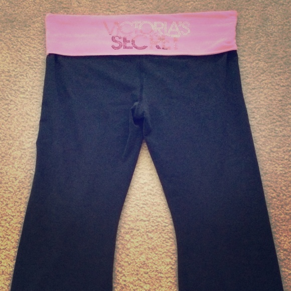 Victoria's Secret supermodel essentials yoga pants