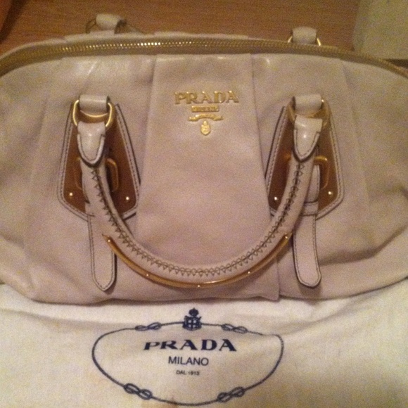 SOLD!! Ivory Prada Handbag - Picture 4 of 4