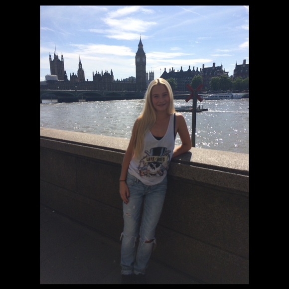 Meet your Posher, Kayli - Picture 2 of 3