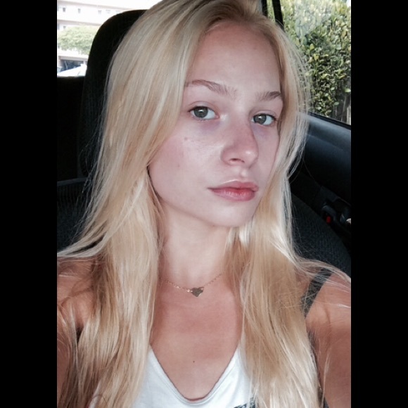 Meet your Posher, Kayli - Picture 3 of 3