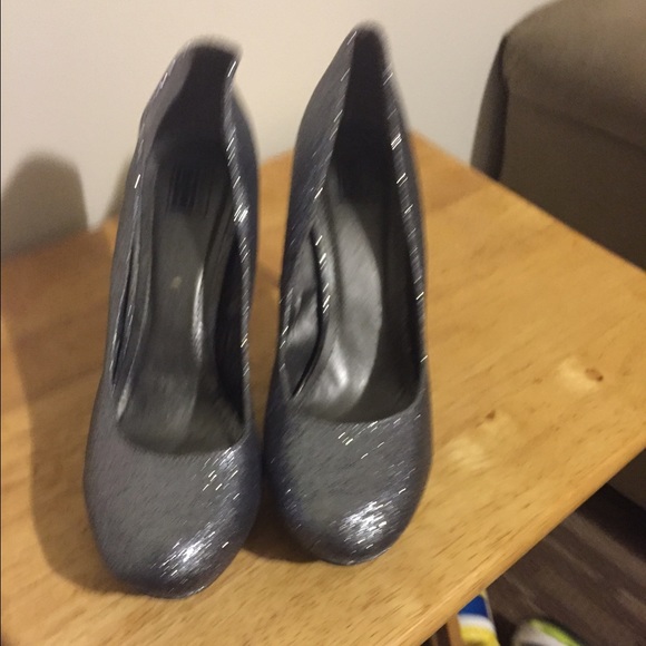Silver Glitter Pumps! - Picture 2 of 2