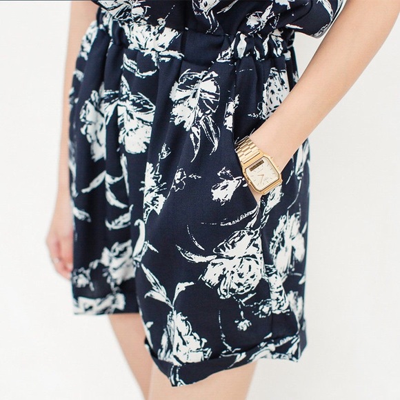 Final ♥️ Korean style navy flower one piece romper - Picture 3 of 4