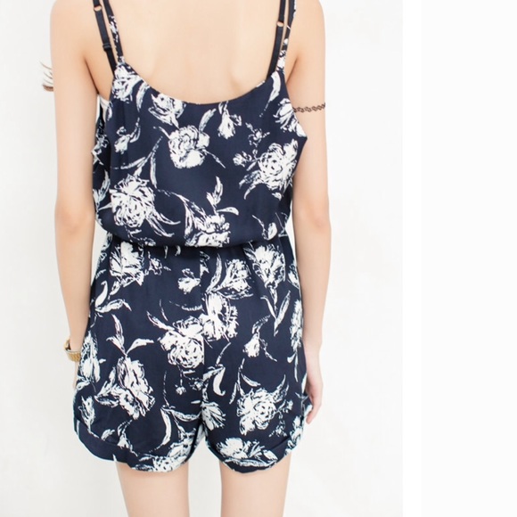 Final ♥️ Korean style navy flower one piece romper - Picture 4 of 4