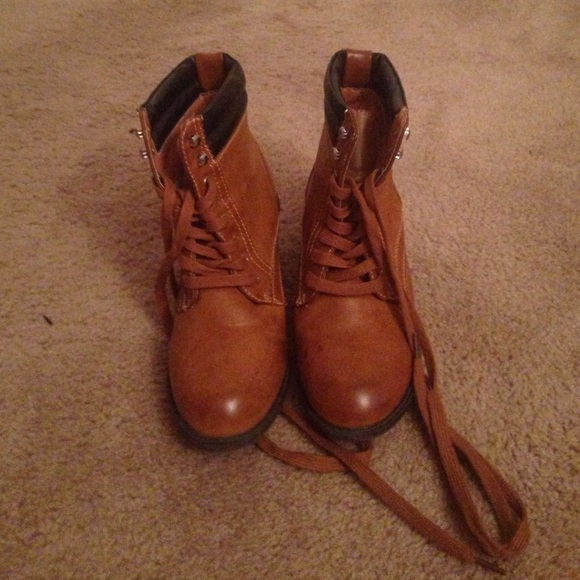 Heeled boots