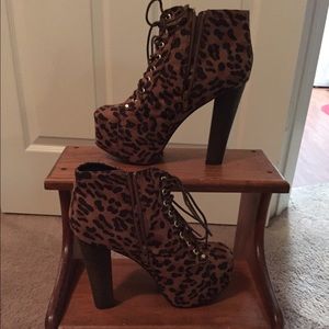 Breckelle's platform lace up bootie
