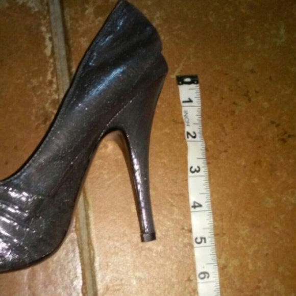 Dark Silver Heels - Picture 3 of 3