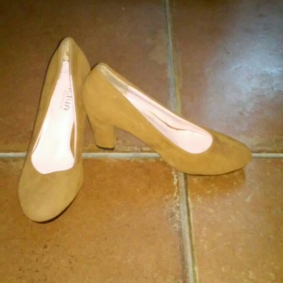 Tan Suede Heels - Picture 3 of 3