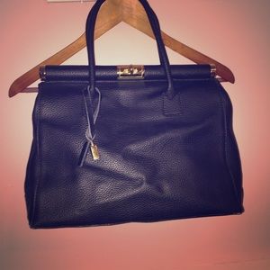 FLASH SALE❗️Black Genuine Leather Satchel Gold HW