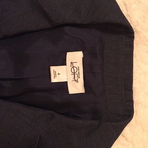 LOFT Jacket with Cropped Sleeves - Picture 3 of 4