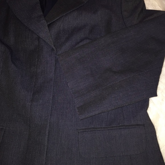 LOFT Jacket with Cropped Sleeves - Picture 4 of 4