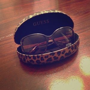 Brand new Guess sunglasses