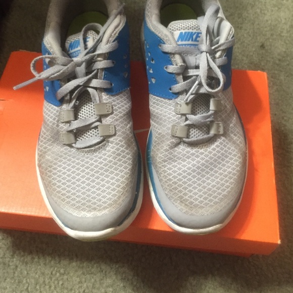 Nike sneaker youth