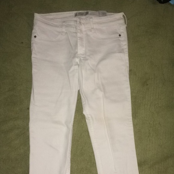 White Abercrombie skinny jeans