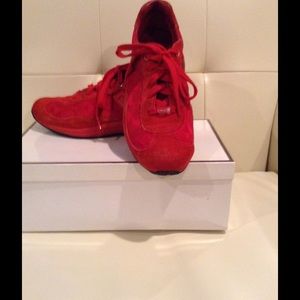 Read signature coach tennis shoe