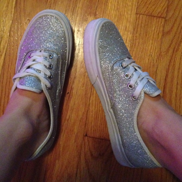 Vans - Picture 1 of 3