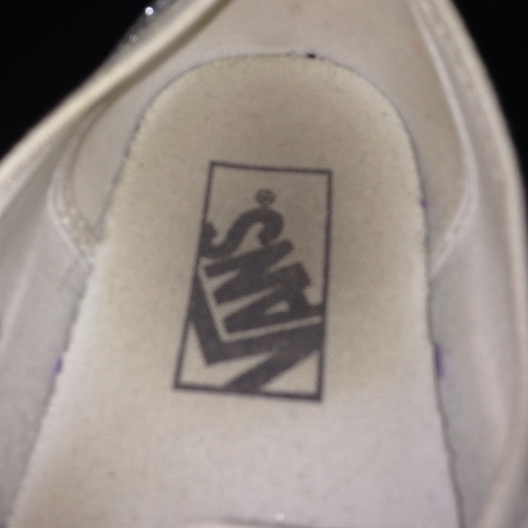 Vans - Picture 2 of 3
