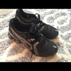 Size 9.5 womens asics