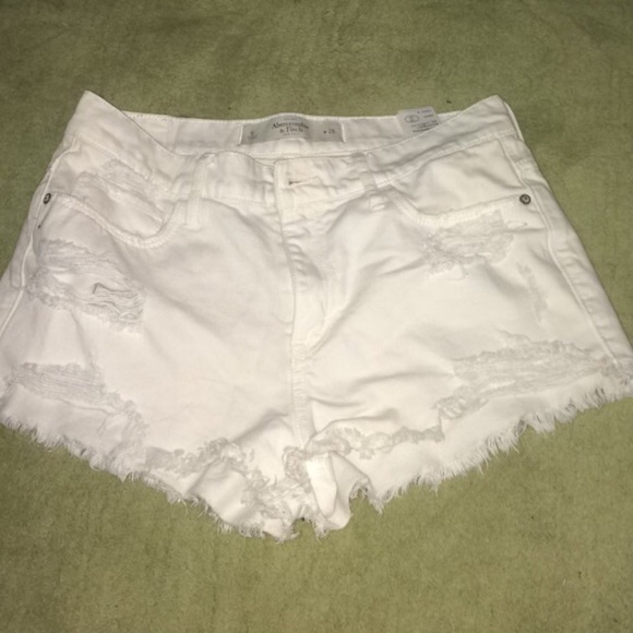 White Abercrombie & Fitch high wasted shorts