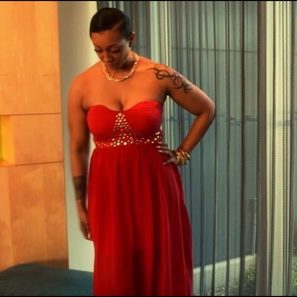 💐🟡LAST ONE: Red and Gold Stud Dress - Medium - Picture 3 of 12