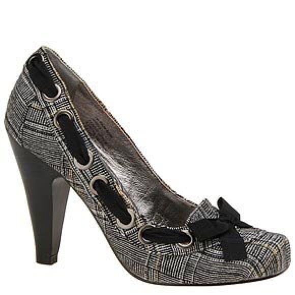 Tribeca by Kenneth Cole Plaid Pumps