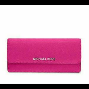 Michael Kors Jet Setter Checkbook Wallet