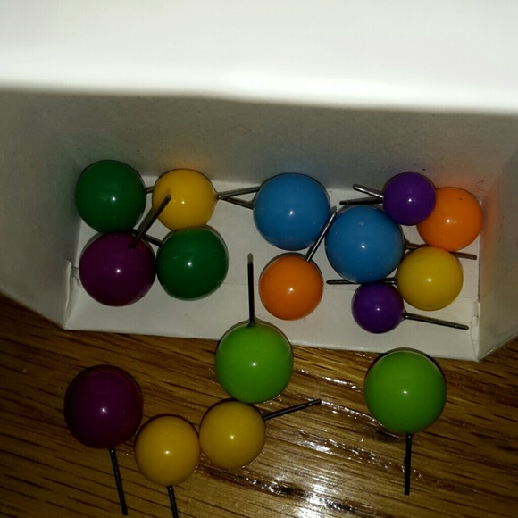 Color studs