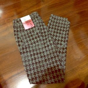Freestyle grey print skinnys! NWT size 5