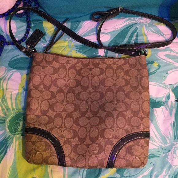 {💎} Coach Cross Body Pursev - Picture 2 of 4