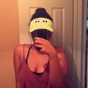 Meet your Posher, Edom