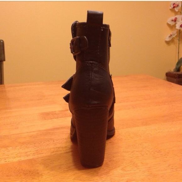 American Rag booties - Picture 3 of 3