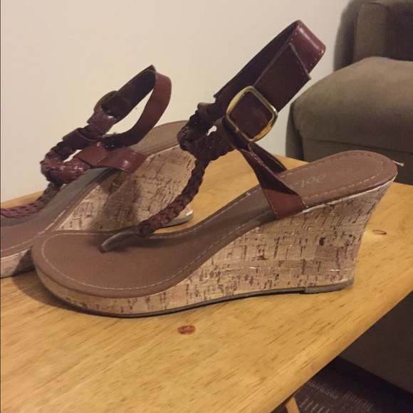 Cute Wedge Sandals - Picture 1 of 3