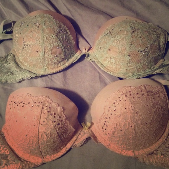 Victoria Secret 34D bras
